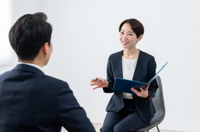 第二新卒の面接対策：企業が重視するポイントと質問例